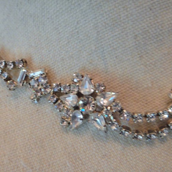 Rhinestone Vintage - Picture 8 of 15